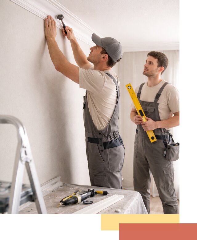 Монтаж потолочного плинтуса в Омске качественно и быстро